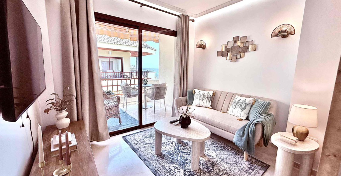 Elegant Beachfront Studio – Pool, Tennis & Padel